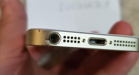 Fair
													Apple iPhone SE 1st Gen 2016 - T-Mobile, Gold, 64 GB, A1662, photo 4 of 10