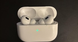 Used
													Apple AirPods 2nd Gen - Wireless Case, photo 1 of 4