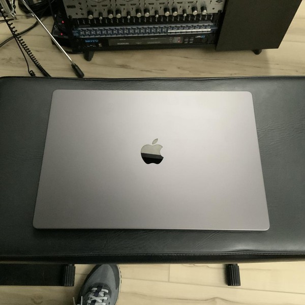MacBook Pro 2024 - 16 inch - 2 TB, Space Black, 128 GB, Apple M4 Max 16-core