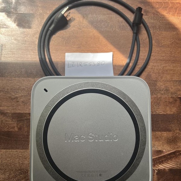 Mac Studio 2022 - 1 TB, 64 GB, Apple M1 Ultra, 48 Core GPU