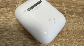 Used
													Apple AirPods 1st Gen - Lightning Case, photo 4 of 16