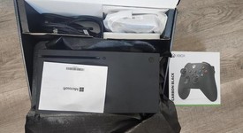 Mint
													Xbox Series X (2020) - Black, 1 TB, standard, photo 3 of 12