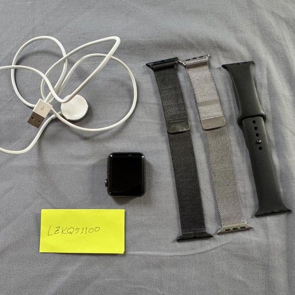 Apple Watch Series 3 42mm - Gray, A1859, Aluminum - GPS