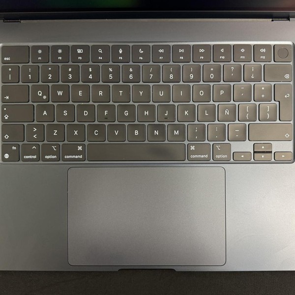 MacBook Air 2023 (M2) - 15 inch - 256 GB, Midnight, 8 GB, Apple M2