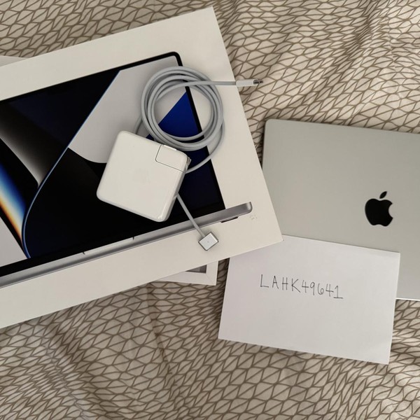 MacBook Pro 2021 - 14 inch - 512 GB, Silver, 16 GB, Apple M1 Pro 8-core