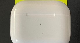 Used
													Apple AirPods 3rd Gen - Lightning Case, photo 2 of 5