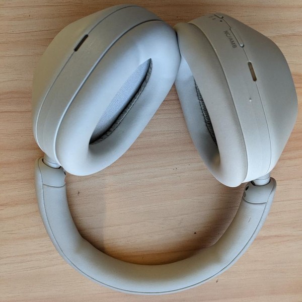 Sony WH-1000XM5 - Silver