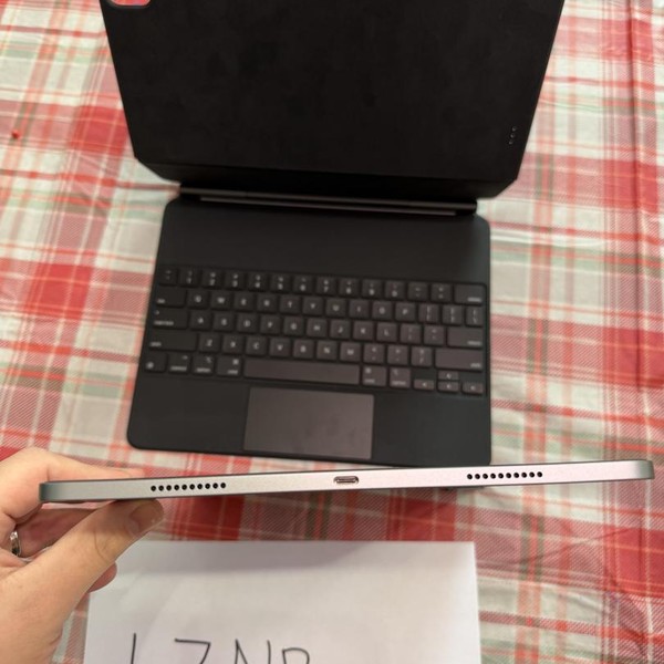 Apple iPad Pro 12.9 inch 6th Gen 2022 - Wi-Fi, 256 GB, Gray