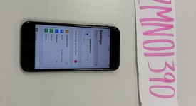 Mint
													Apple iPhone SE 3rd Gen 2022 - Unlocked, Midnight, 64 GB, A2595, photo 4 of 7