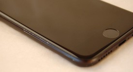 Good
													Apple iPhone 7 - AT&T, Black, 32 GB, A1778, photo 3 of 7