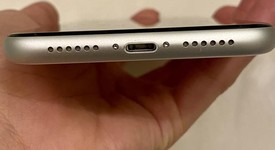 Mint
													Apple iPhone Xr - Verizon, White, 64 GB, A1984, photo 4 of 6