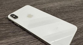 Good
													Apple iPhone Xs Max - Unlocked, Silver, 64 GB, A1921, photo 1 of 9