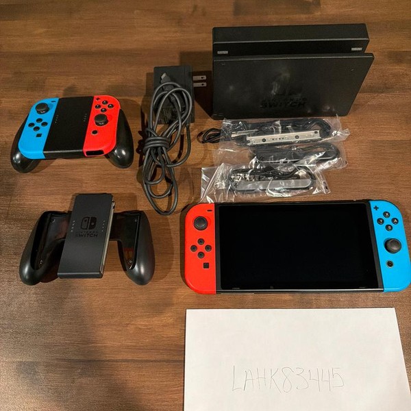 Nintendo Switch - 32 GB, Red & Blue