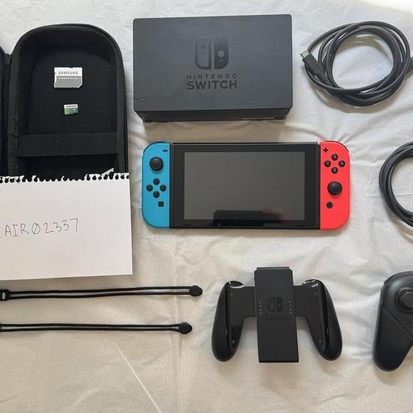 Nintendo Switch - 32 GB, Red & Blue
