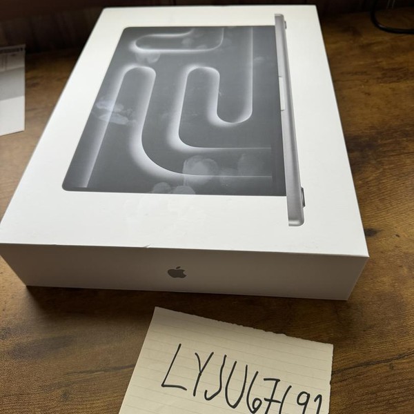 MacBook Pro Late 2023 (M3) - 14 inch - 512 GB, Gray, 8 GB, Apple M3, 10-core GPU