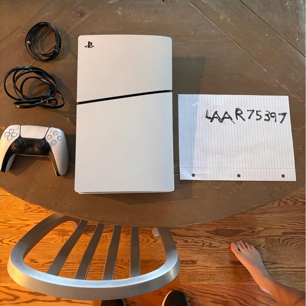 PlayStation 5 Digital Edition (2020) - White, 825 GB, Digital Edition