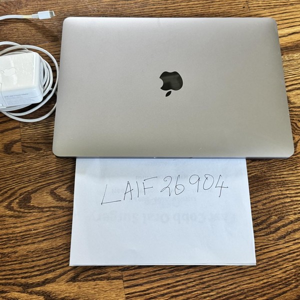 MacBook Pro 2020 - 13 inch - 1 TB, Silver, 16 GB, Intel Core i7