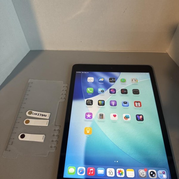 Apple iPad (9th Gen) - Wi-Fi, 64 GB, Gray, A2602