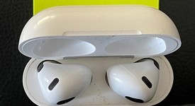 Used
													Apple AirPods 3rd Gen - Lightning Case, photo 1 of 5