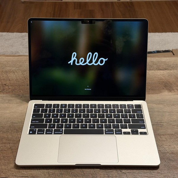 MacBook Air 2022 (M2) - 13 inch - 256 GB, Starlight, 16 GB, Apple M2