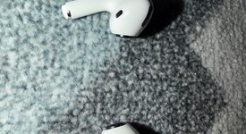 Used
													Apple AirPods Pro - Wireless Case, photo 4 of 5