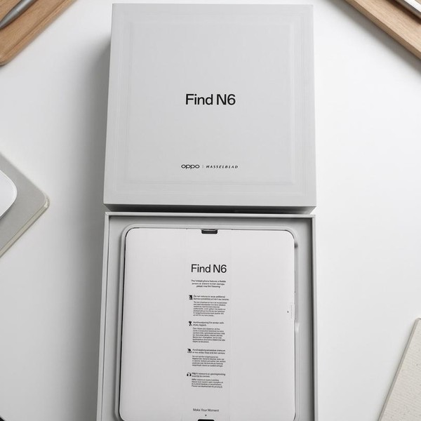 Oppo Find N6 - Unlocked Non-US, 512 GB, Titanium, 16 GB