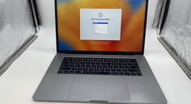 Good
													MacBook Pro 2017 (With Touch Bar) - 15" - I7, Gray, 512 GB, 16 GB, photo 1 of 6