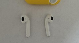 Used
													Apple AirPods 2nd Gen - Lightning Case, photo 1 of 1