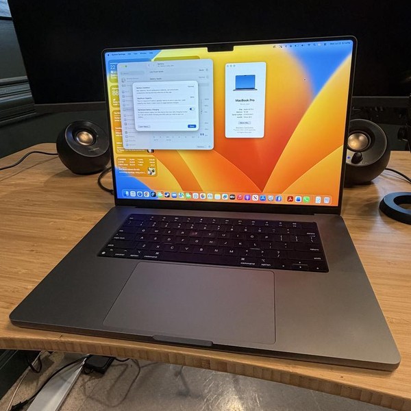 MacBook Pro 2021 - 16 inch - 1 TB, Silver, 16 GB, Apple M1 Pro 10-core