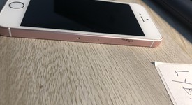 Fair
													Apple iPhone SE 1st Gen 2016 - Unlocked, Gold, 64 GB, A1662, photo 5 of 8
