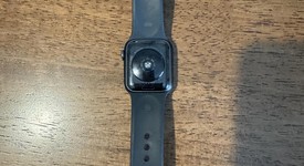 Fair
													Apple Watch SE 1st Gen 40mm - Gray, A2351 - GPS, Aluminum, photo 1 of 7