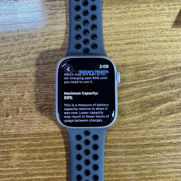 Apple Watch Series 9 45mm - Silver, A2980 - GPS, Aluminum