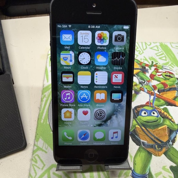 Apple iPhone 5 - Unlocked, 16 GB, Black, A1428