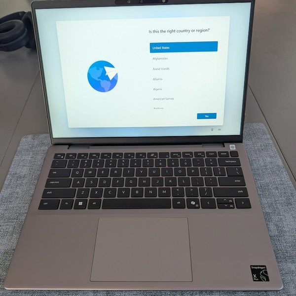 Dell Latitude 5455 - 512 GB, Silver, 16 GB, Snapdragon X Plus