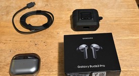 Used
													Samsung Galaxy Buds3 Pro - Silver, photo 2 of 8