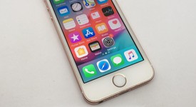 Good
													Apple iPhone SE 1st Gen 2016 - Sprint, Rose Gold, 16 GB, A1723, photo 1 of 12