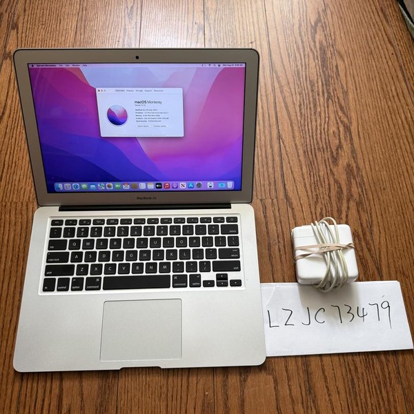 MacBook Air 2017 - 13 inch - 256 GB, Silver, 8 GB, Intel Core i7