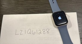 Good
													Apple Watch SE 2nd Gen 44mm - Verizon, Starlight, A2727 - Cellular, Aluminum, photo 1 of 6