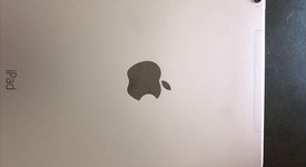 Fair
													Apple iPad Pro 9.7" - Verizon, Rose Gold, 32 GB, A1674, photo 2 of 4
