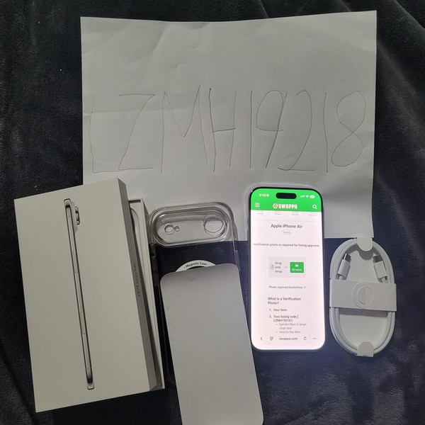 Apple iPhone Air - Unlocked, 256 GB, Cloud White, A3260