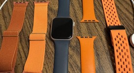 Good
													Apple Watch SE 2nd Gen 44mm - AT&T, Silver, A2727 - Cellular, Aluminum, photo 2 of 7