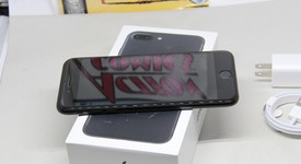 Mint
													Apple iPhone 7 Plus - Sprint, Black, 128 GB, A1661, photo 4 of 7
