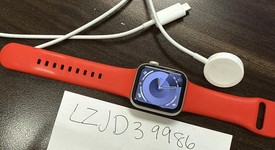 Good
													Apple Watch SE 2nd Gen 40mm - Unlocked, Silver, A2726 - Cellular, Aluminum, photo 3 of 7