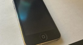 Good
													Apple iPod Touch 3rd Gen - Wi-Fi, Black, 32 GB, photo 2 of 7