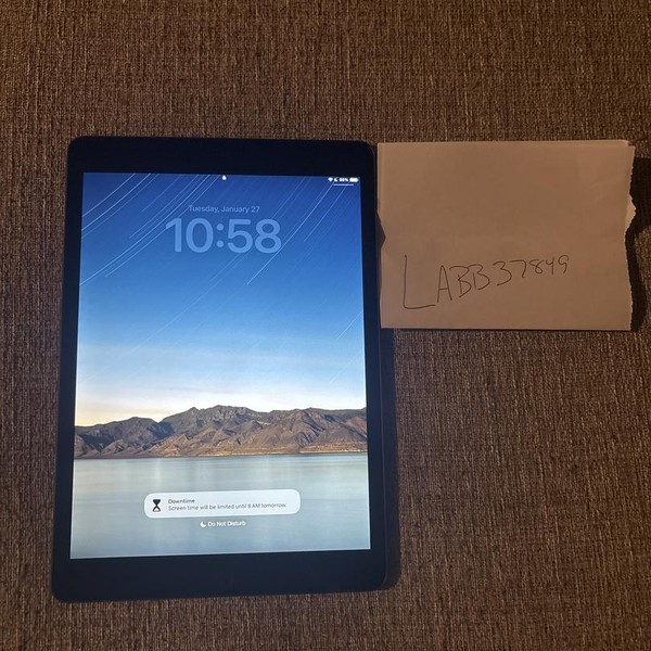 Apple iPad 9th Gen - Wi-Fi, Gray, 64 GB, A2602