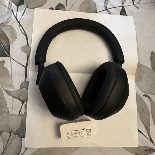 Sony WH-1000XM5 - Black