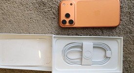 Good
													Apple iPhone 17 Pro Max - Boost, Cosmic Orange, 256 GB, A3257, photo 4 of 13