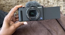Mint
													Sony ZV-1, photo 3 of 6