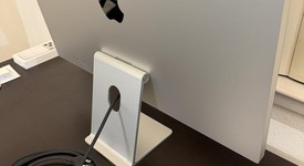 Mint
													Apple Studio Display 2022 - Standard Glass, Tilt Adjustable Stand, photo 4 of 8