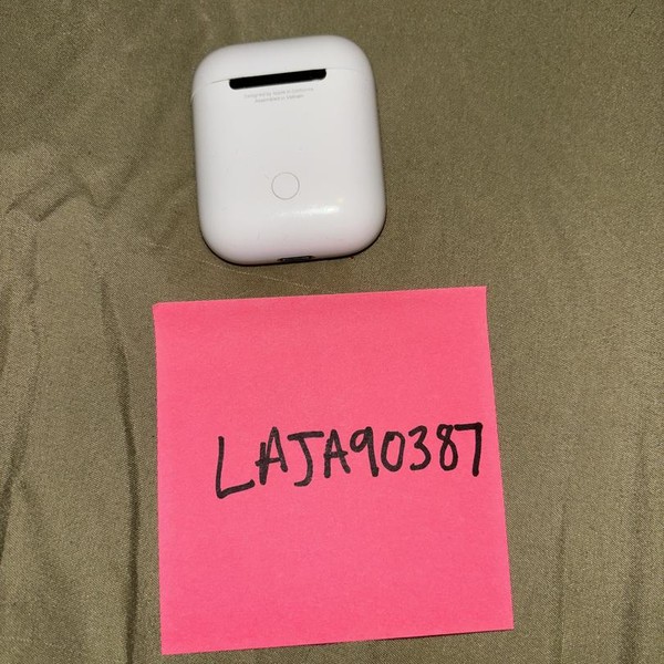 Apple AirPods (1st Gen) - Lightning Case